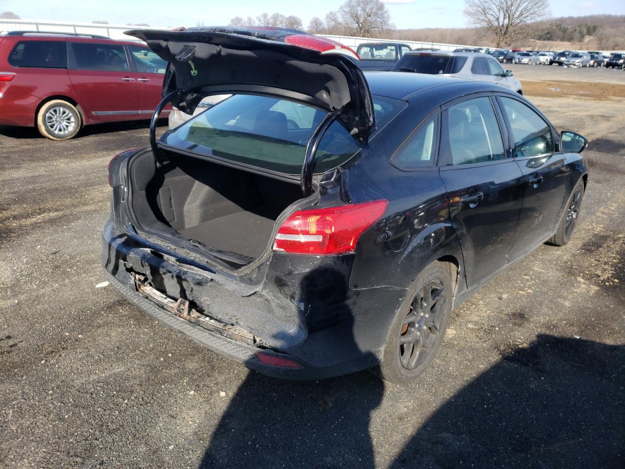 Photo 4 from auction – 2016 FORD FOCUS SE with VIN 1FADP3F21GL202402