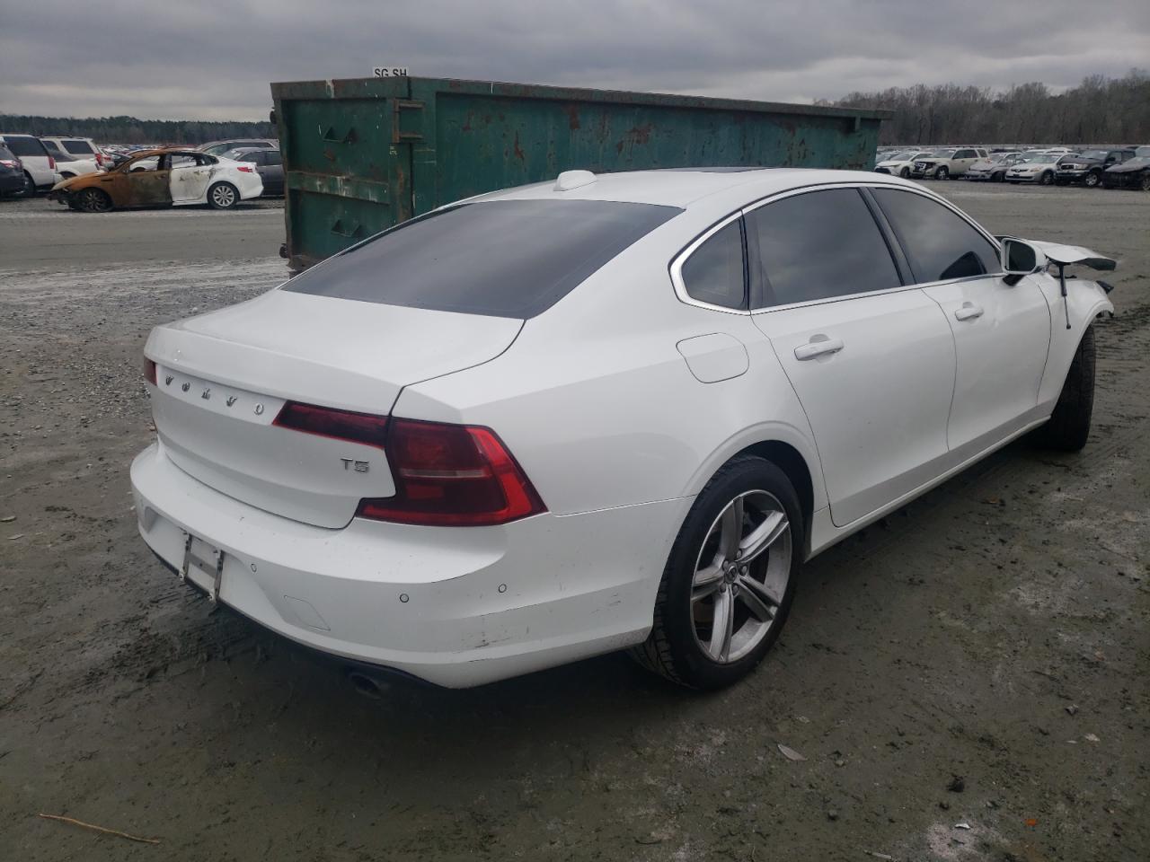 Photo 4 from auction – 2018 VOLVO S90 T5 MOM with VIN LVY982AK2JP030002