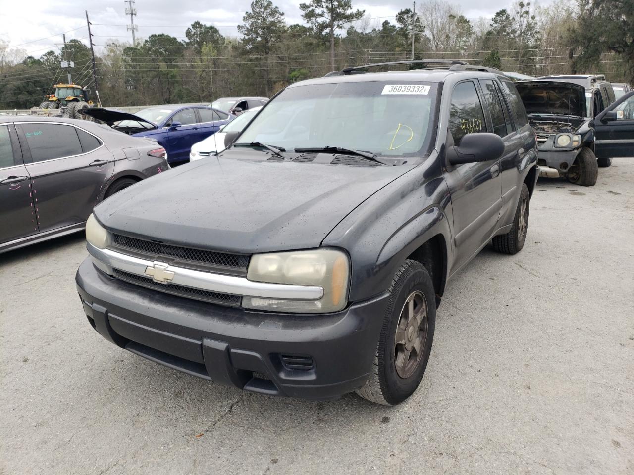 Photo 2 from auction – 2005 CHEVROLET TRAILBLAZE with VIN 1GNDS13S052237153