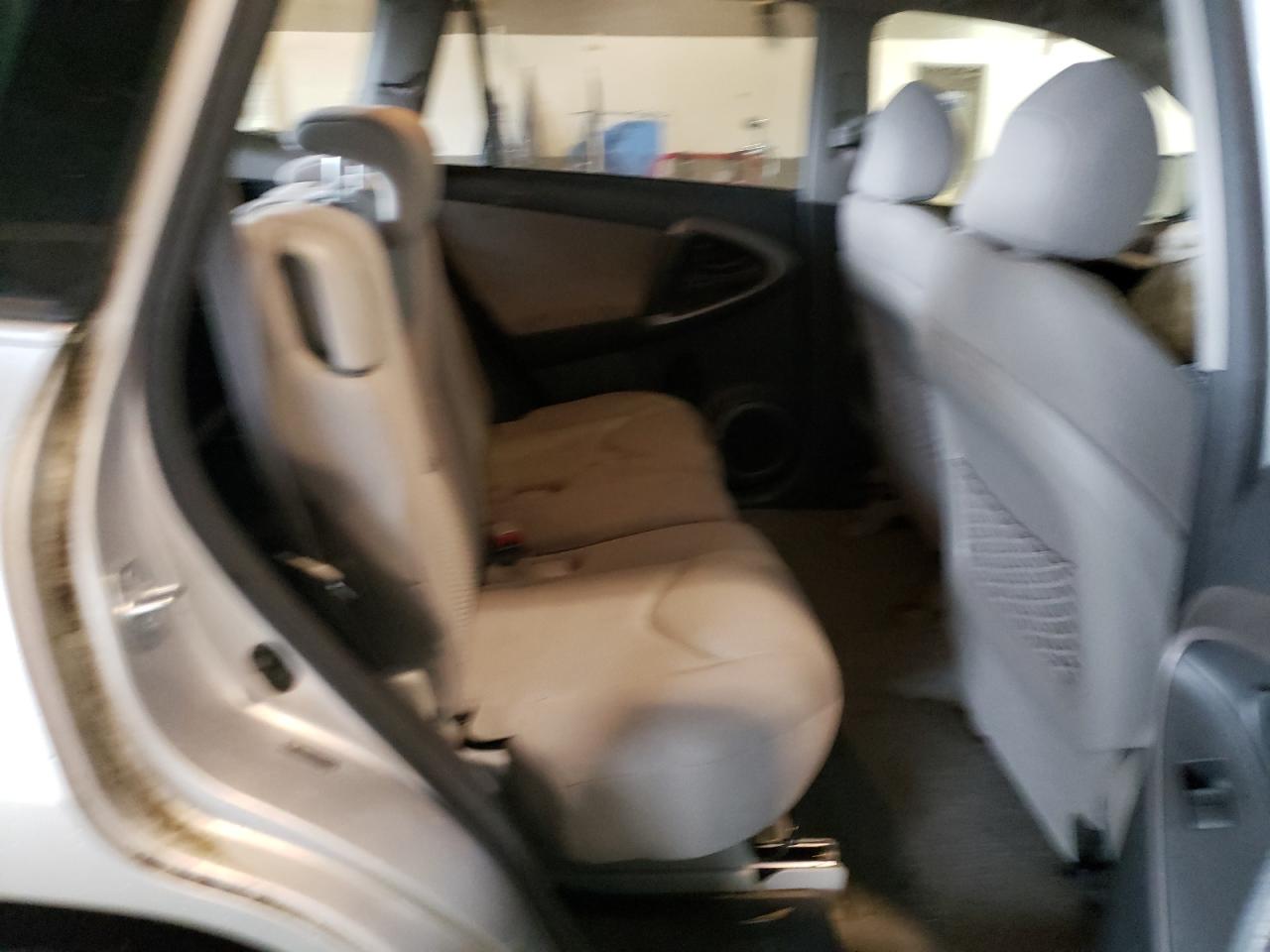 Photo 6 from auction – 2007 TOYOTA RAV4 LIMIT with VIN JTMBD31V675117779