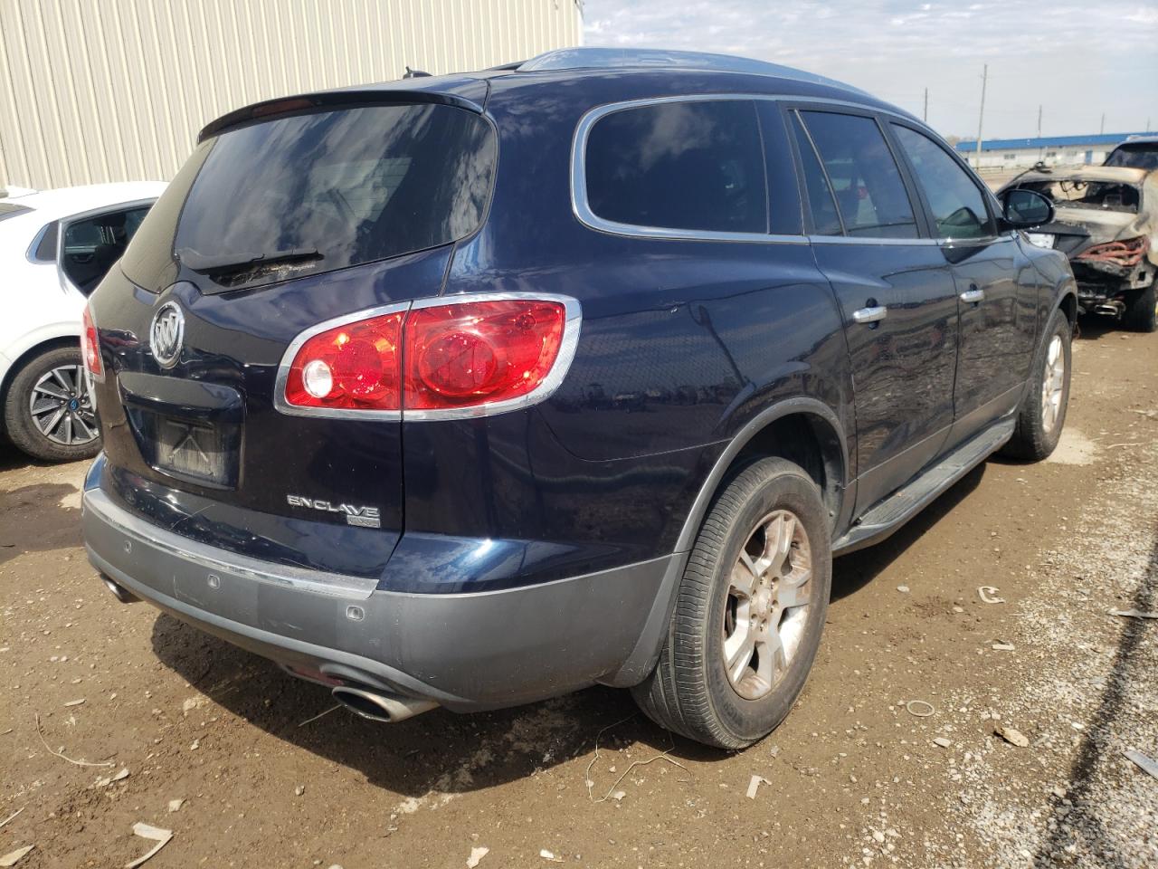 Photo 4 from auction – 2011 BUICK ENCLAVE CX with VIN 5GAKRBED2BJ323762