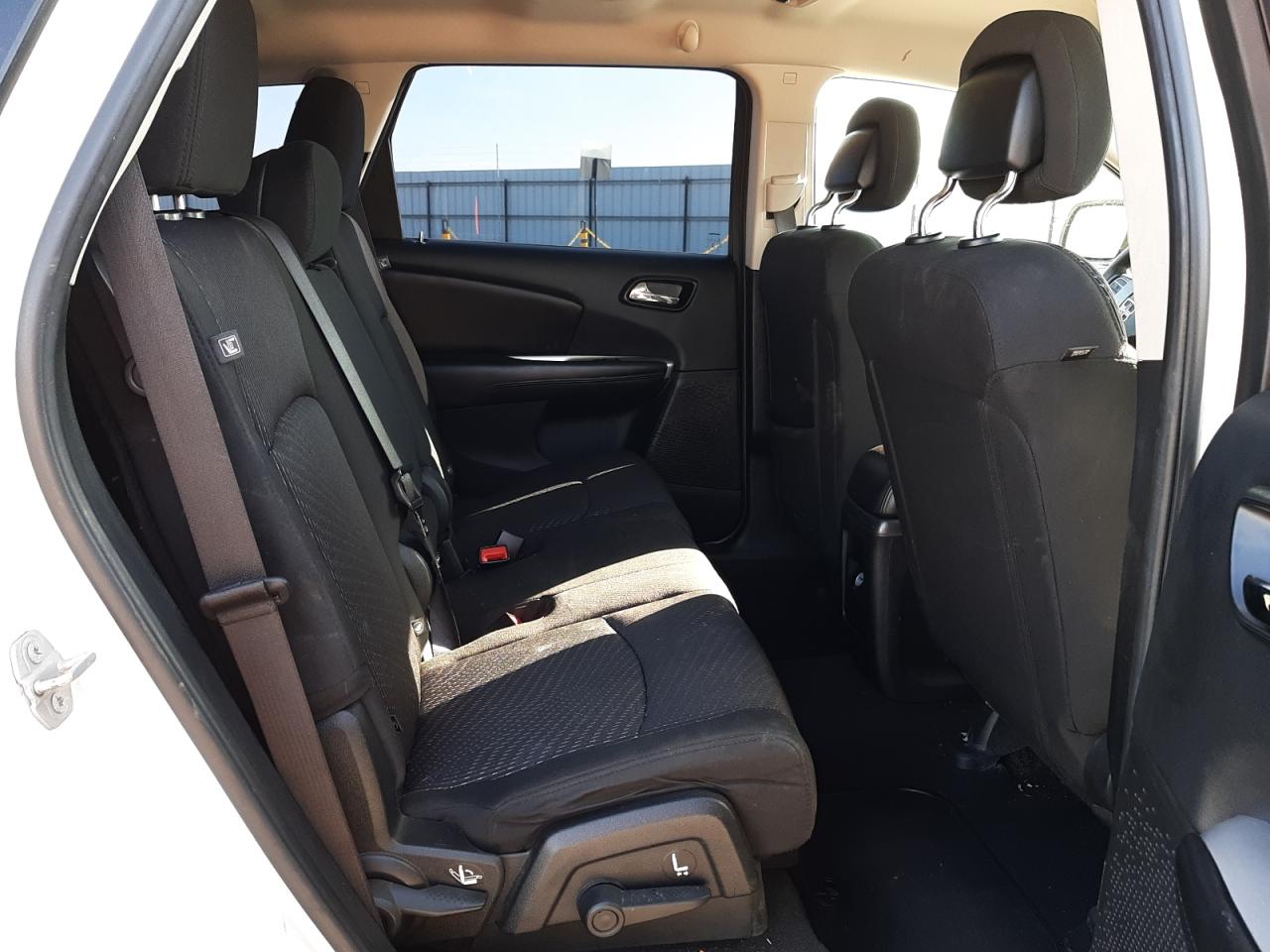 Photo 6 from auction – 2015 DODGE JOURNEY SE with VIN 3C4PDCAB8FT720100