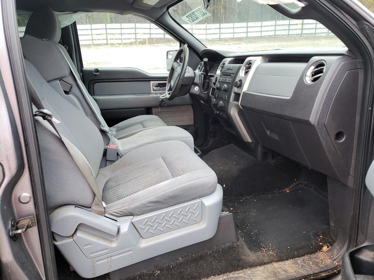 Photo 5 from auction – 2011 FORD F150 SUPER with VIN 1FTFW1CF4BFA87142