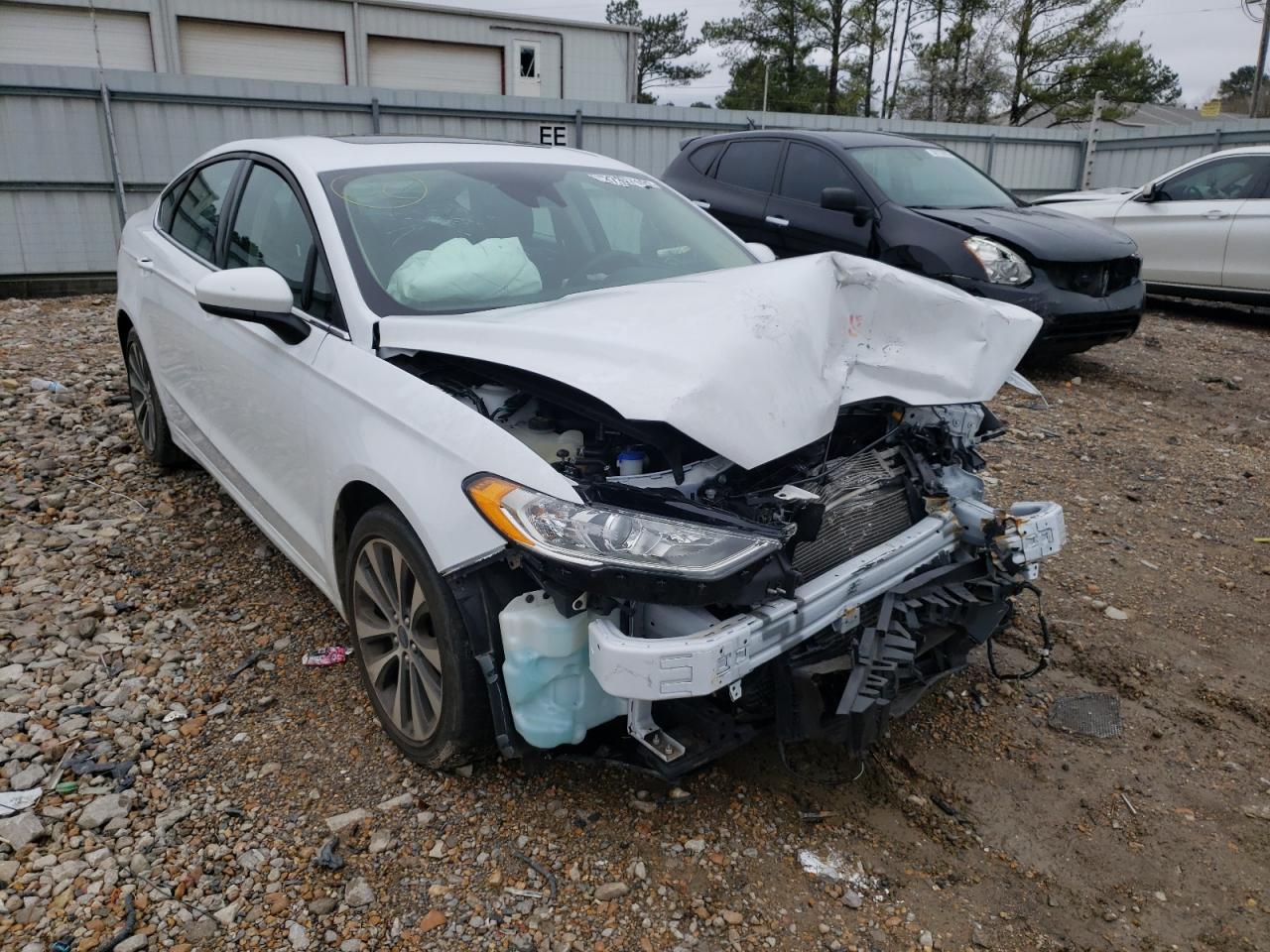 FORD FUSION SE 2019 with VIN 3FA6P0T98KR260025 - Photo from auction