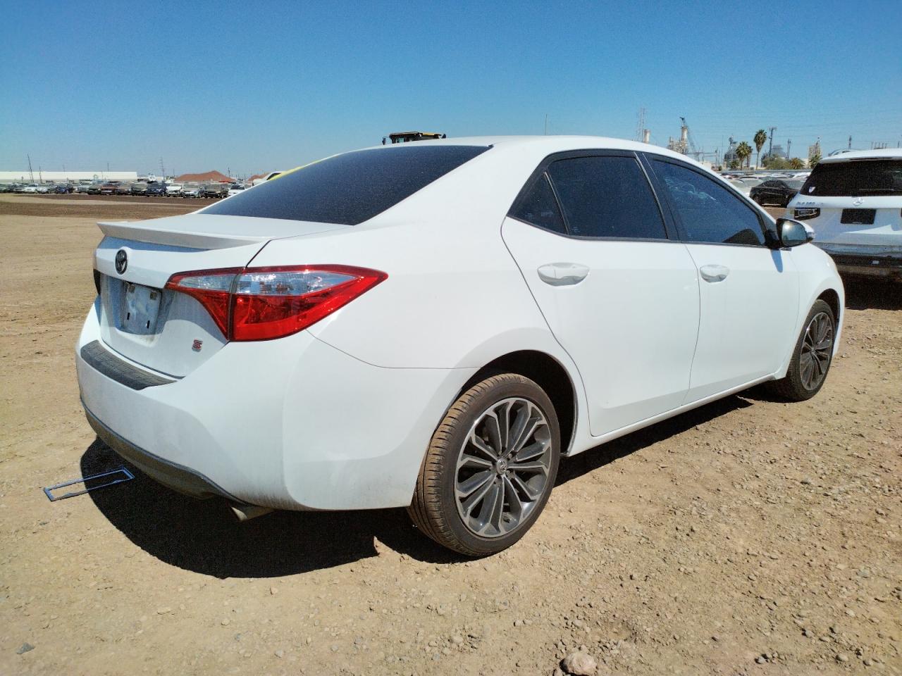 Photo 4 from auction – 2015 TOYOTA COROLLA L with VIN 5YFBURHE4FP302665