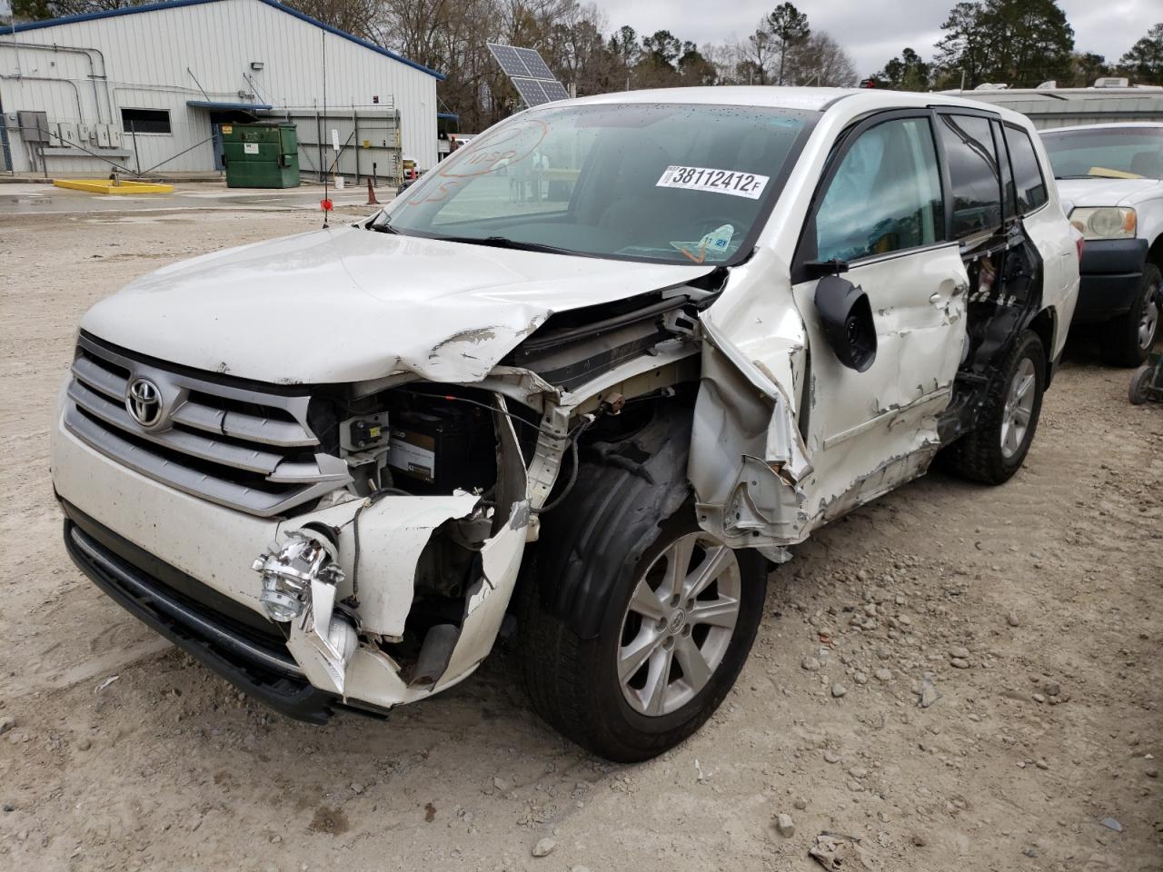 Photo 2 from auction – 2011 TOYOTA HIGHLANDER with VIN 5TDZK3EH0BS040922