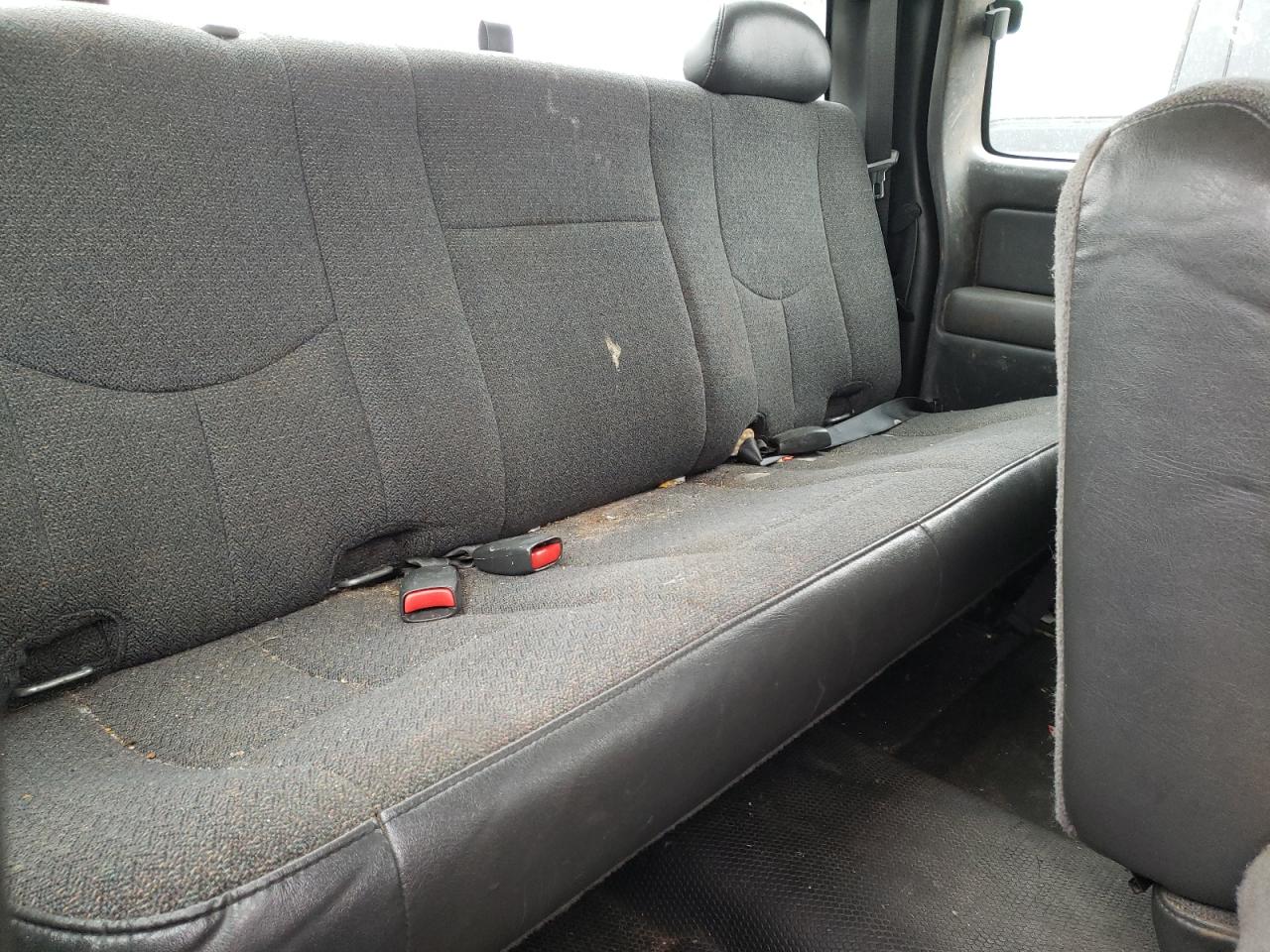 Photo 6 from auction – 2005 CHEVROLET SILVERADO with VIN 1GCEC19X75Z154503