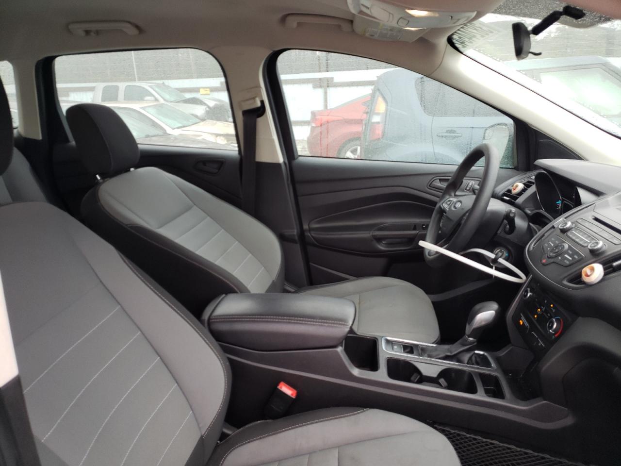 Zdjęcie 5 z aukcji – 2018 FORD ESCAPE S z VIN 1FMCU0F75JUC73947
