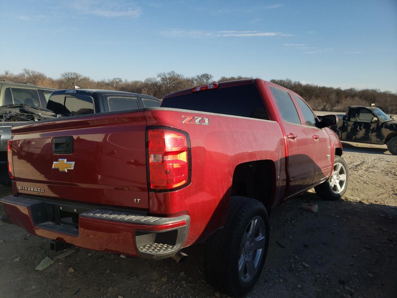 Photo 4 from auction – 2018 CHEVROLET SILVERADO with VIN 3GCUKREC3JG493558
