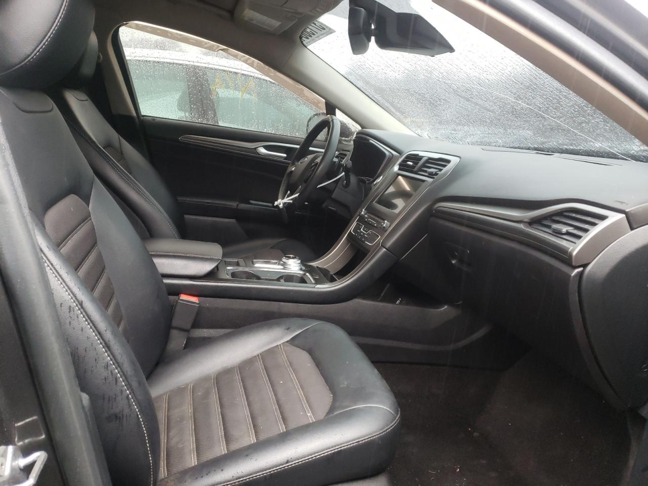 Photo 5 from auction – 2017 FORD FUSION SE with VIN 3FA6P0T90HR299863