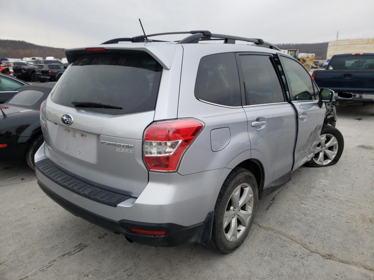 Photo 4 from auction – 2015 SUBARU FORESTER 2 with VIN JF2SJAHCXFH423156