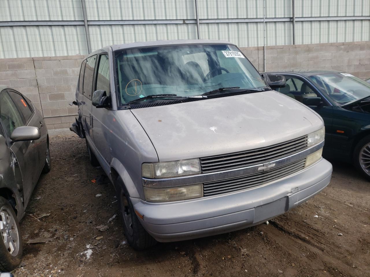 CHEVROLET ASTRO 1998 with VIN 1GNDM19W7WB202258 - Photo from auction