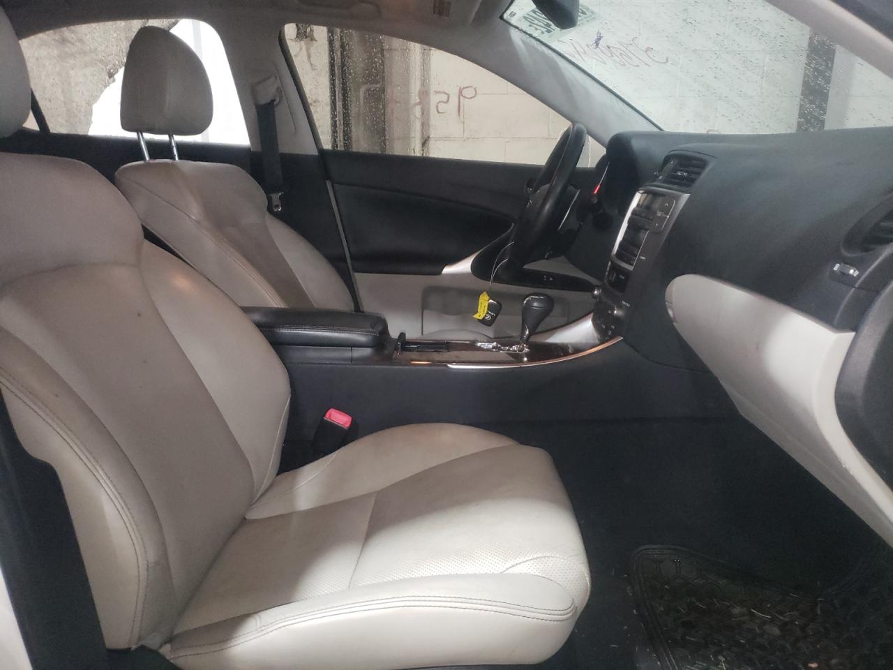 Photo 5 from auction – 2010 LEXUS IS 250 with VIN JTHBF5C28A5126370