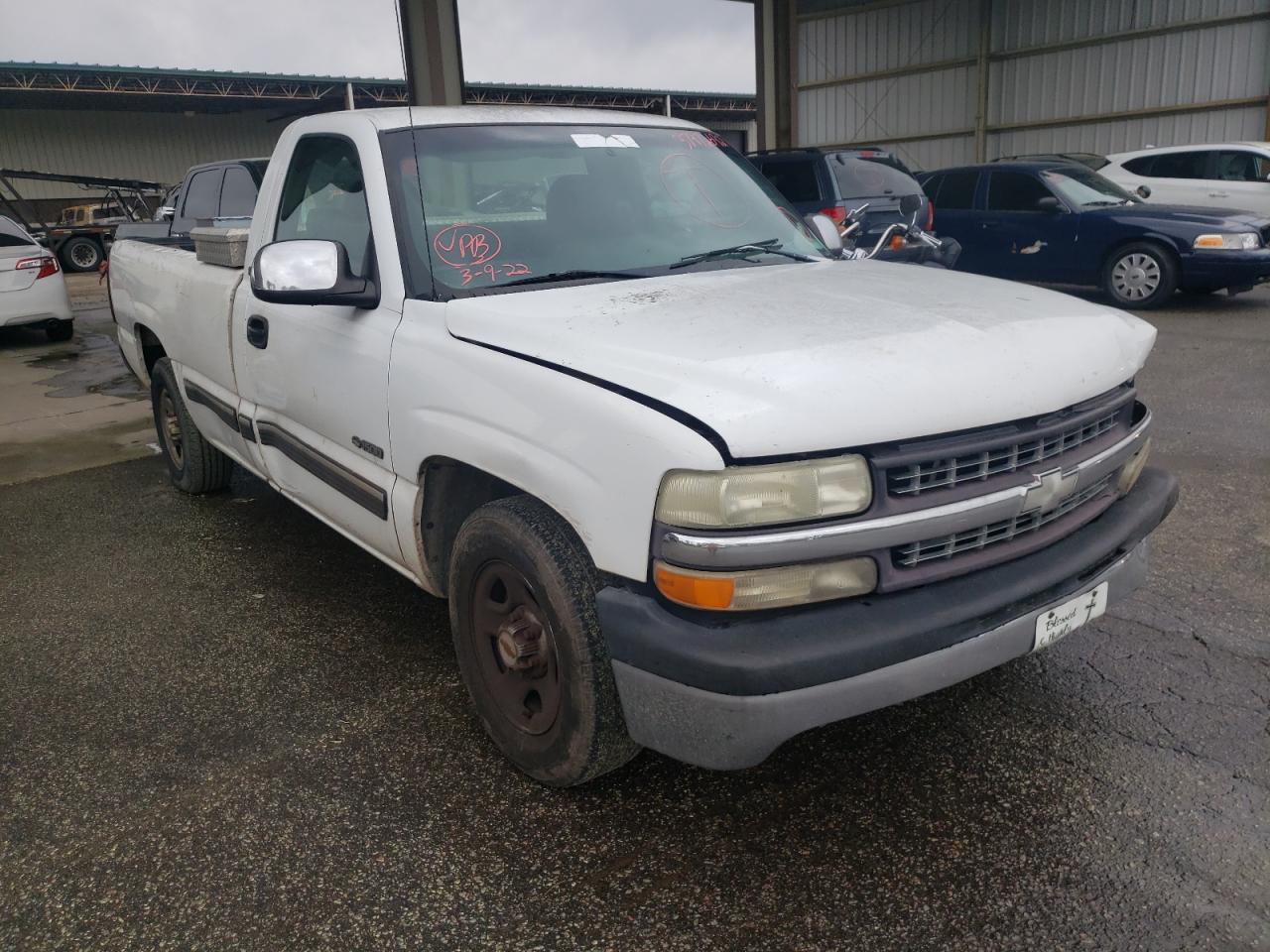 CHEVROLET SILVERADO 2000 with VIN 1GCEC14V1YE112149 - Photo from auction