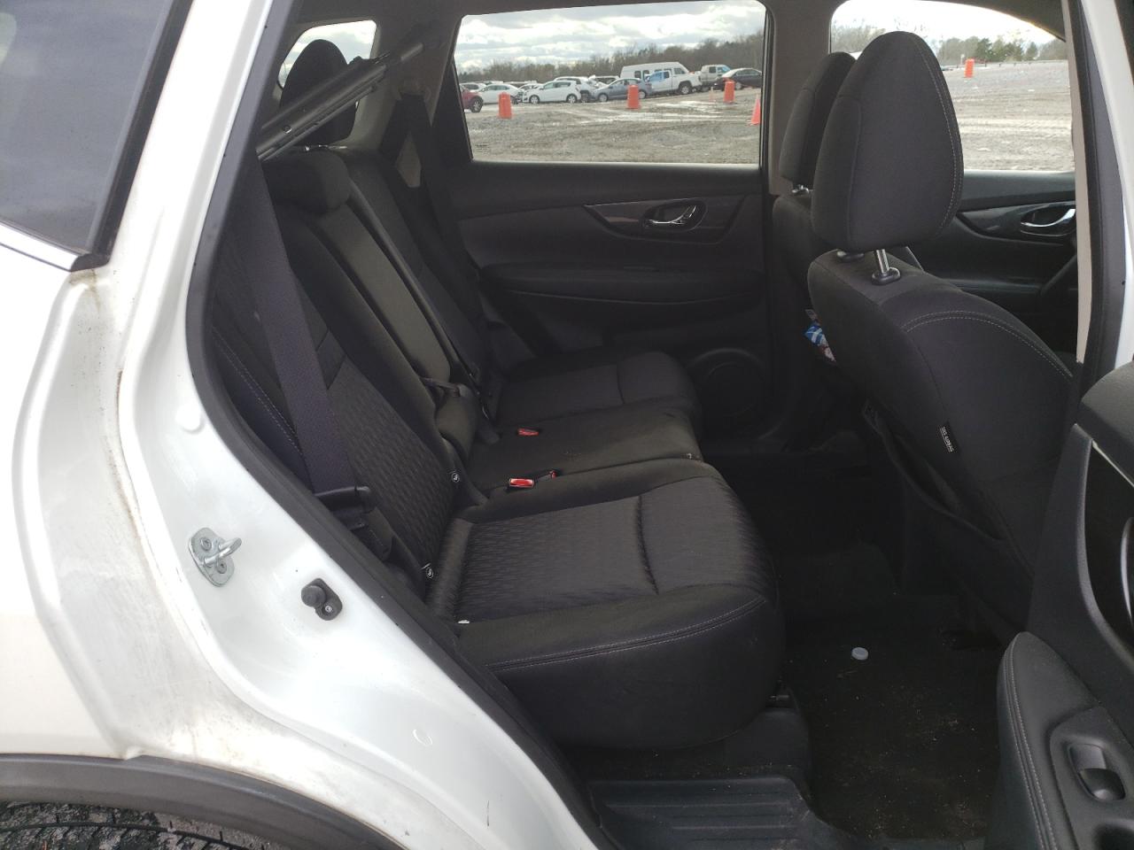 Photo 6 from auction – 2017 NISSAN ROGUE S with VIN KNMAT2MV7HP556242