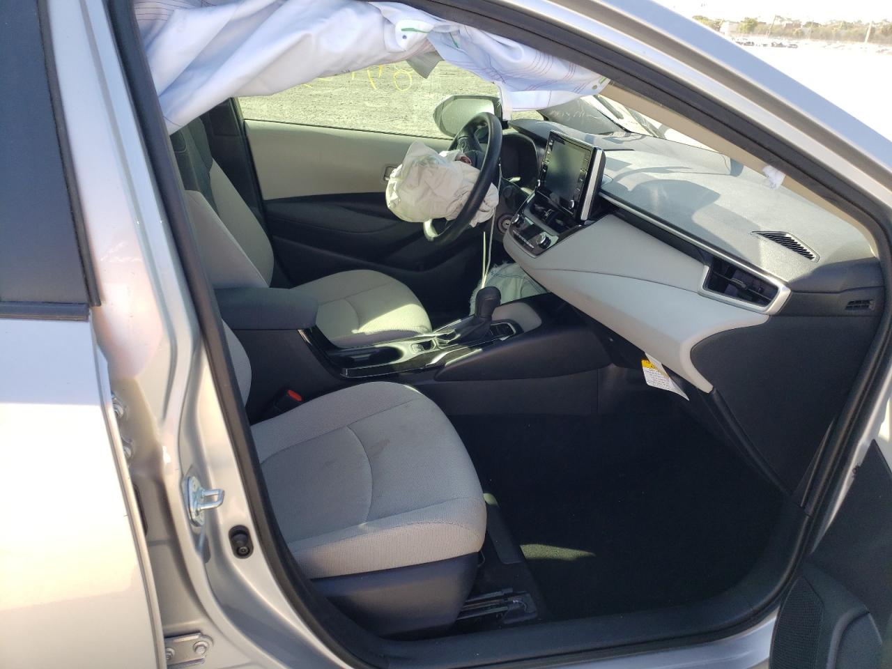 Photo 5 from auction – 2020 TOYOTA COROLLA LE with VIN JTDEPRAE7LJ005677