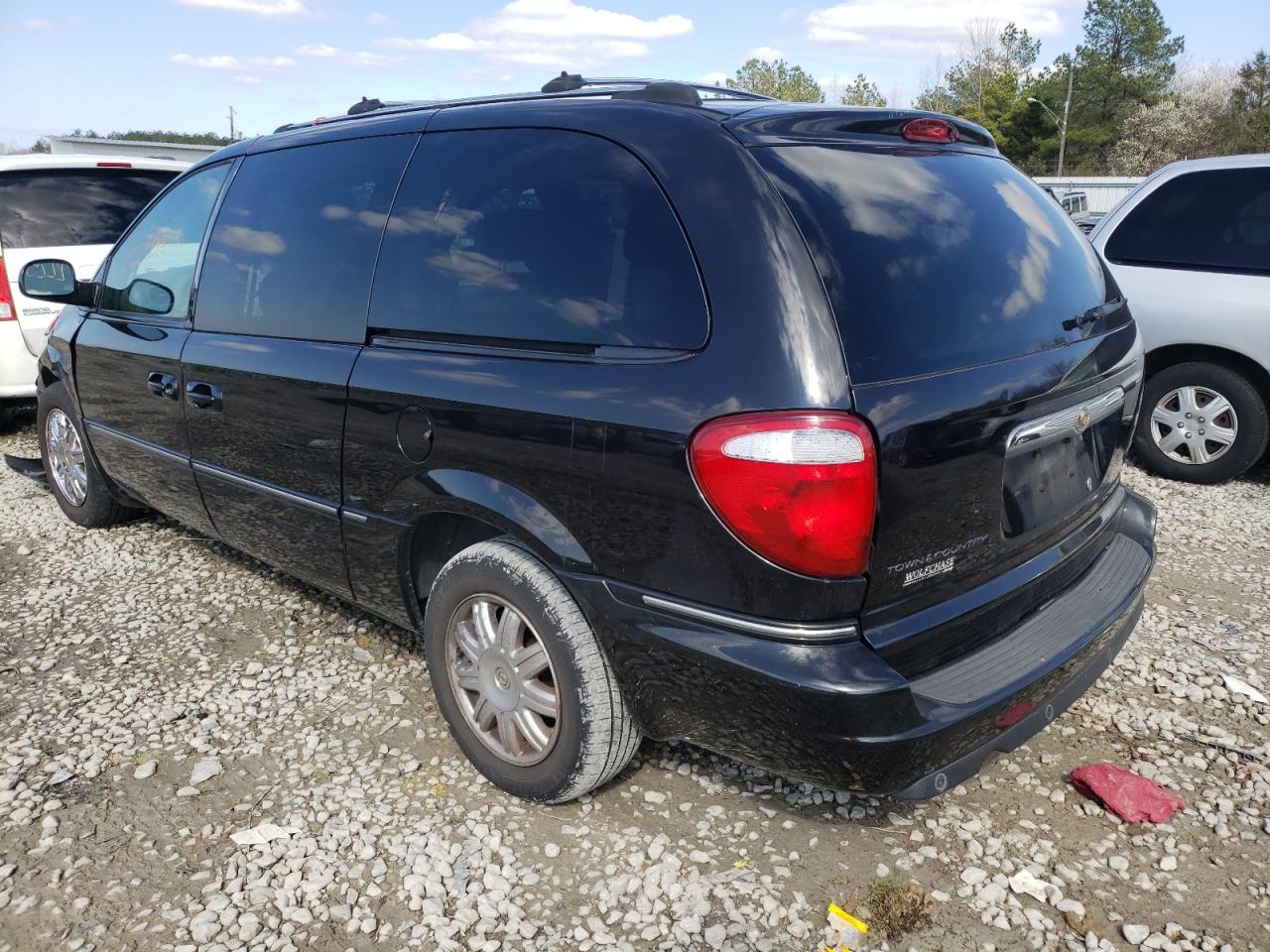 Photo 3 from auction – 2006 CHRYSLER TOWN & COU with VIN 2A4GP64L26R629124