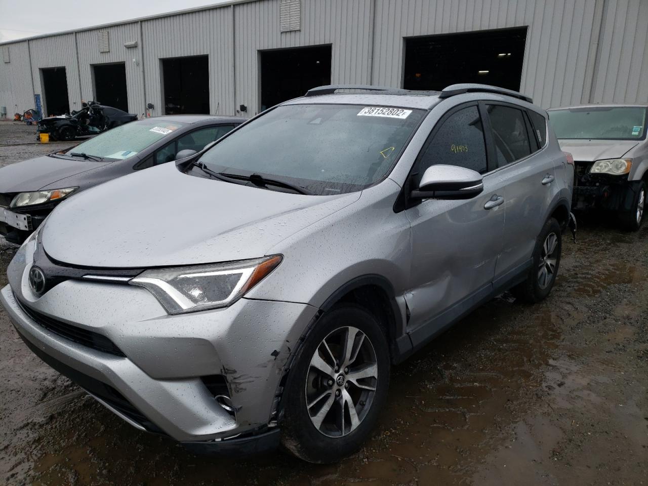 Photo 2 from auction – 2017 TOYOTA RAV4 XLE with VIN 2T3RFREV4HW549626