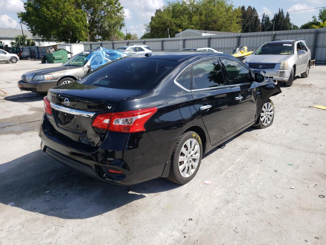 Photo 4 from auction – 2016 NISSAN SENTRA S with VIN 3N1AB7AP1GL638003