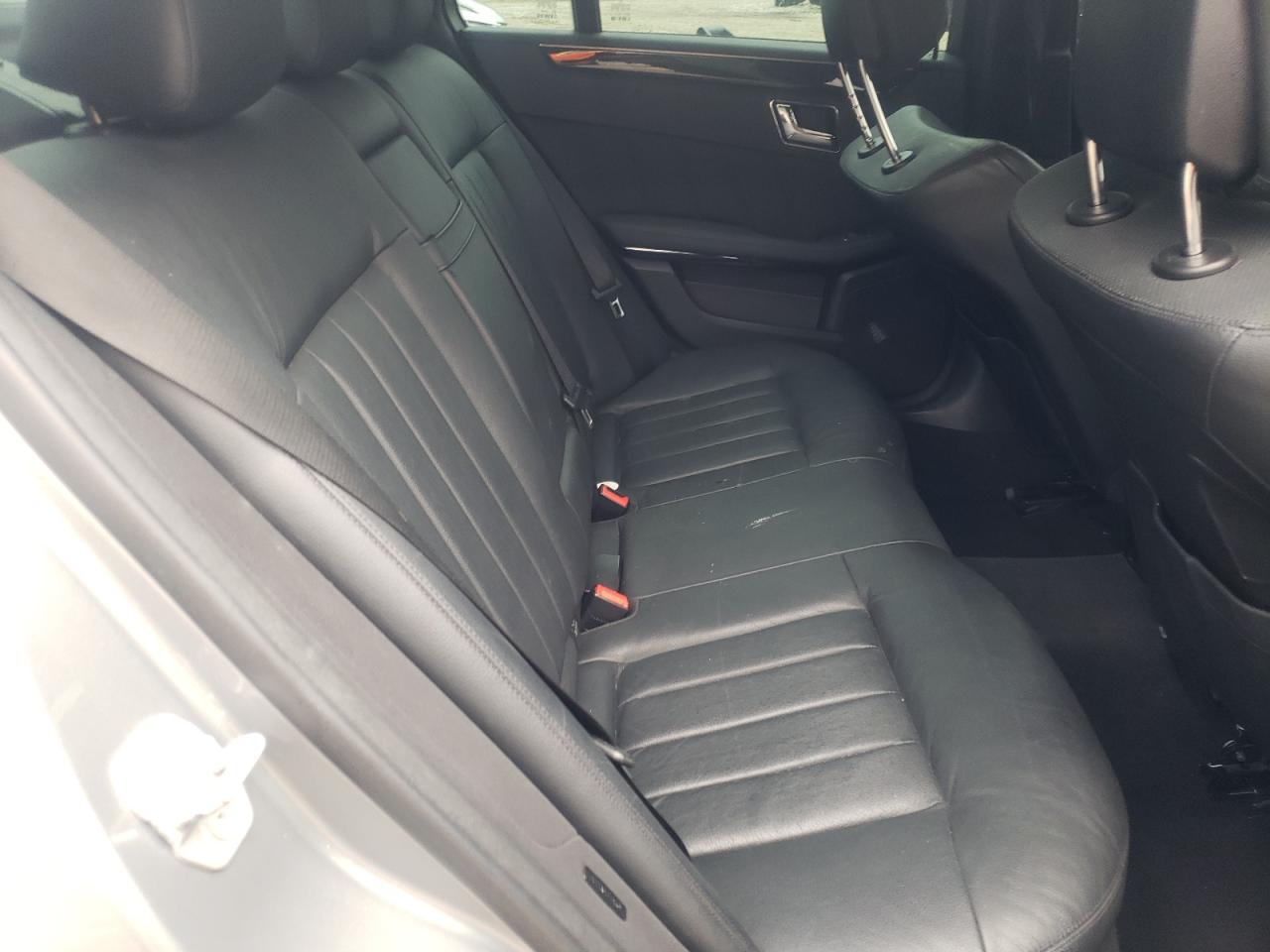 Photo 6 from auction – 2010 MERCEDES-BENZ E 550 with VIN WDDHF7CB8AA059306
