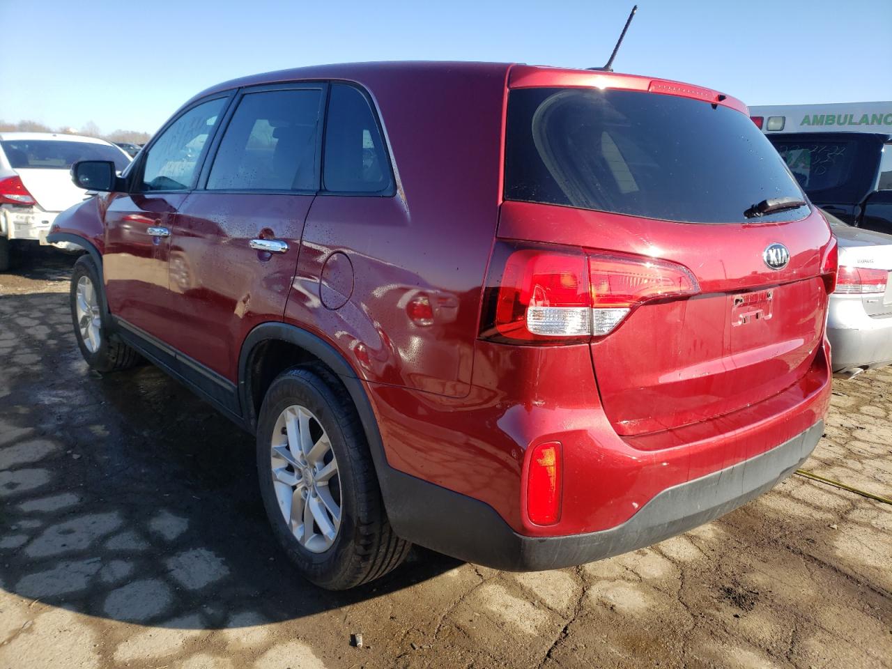 Photo 3 from auction – 2015 KIA SORENTO LX with VIN 5XYKT3A68FG627200