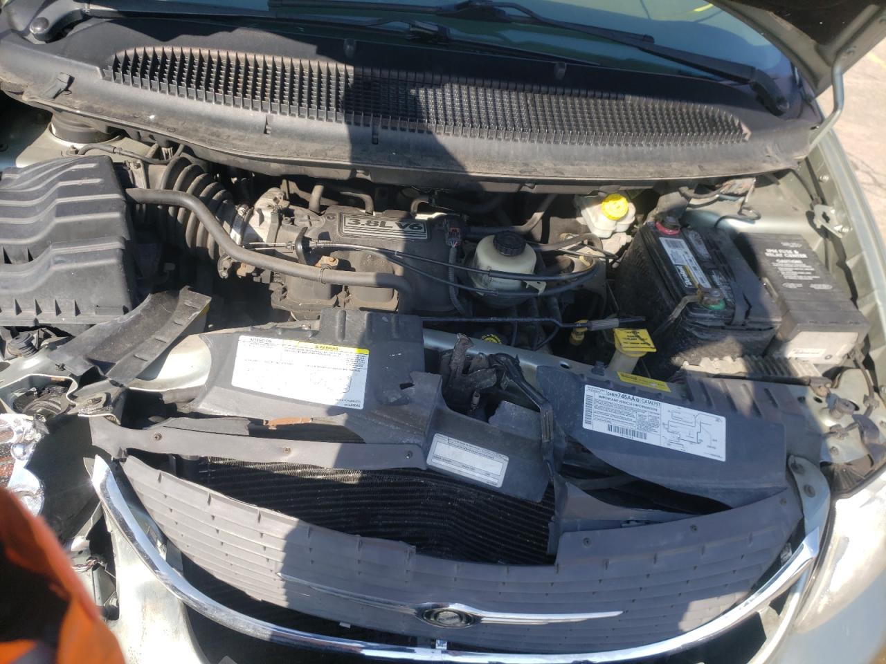 Photo 7 from auction – 2003 CHRYSLER TOWN & COU with VIN 2C8GP64L13R104961