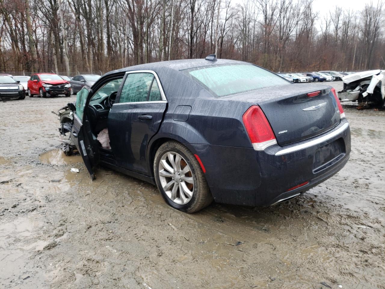 Photo 3 from auction – 2017 CHRYSLER 300 LIMITE with VIN 2C3CCARG6HH530110