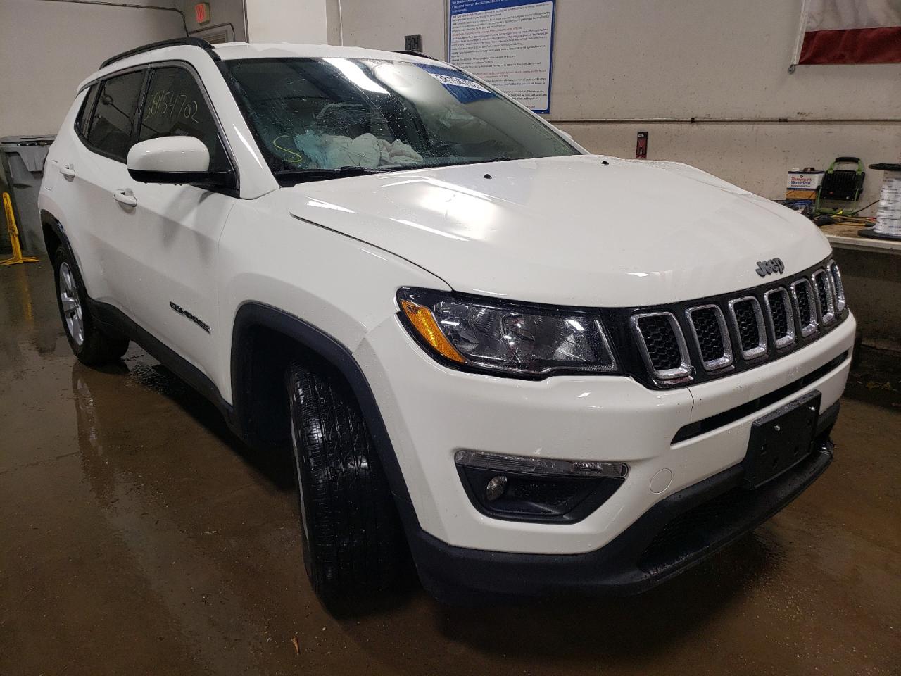 JEEP COMPASS LA 2018 with VIN 3C4NJCBB0JT248112 - Photo from auction