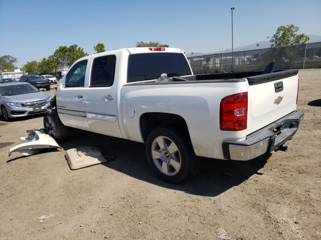 Photo 3 from auction – 2011 CHEVROLET SILVERADO with VIN 3GCPCTE07BG403262