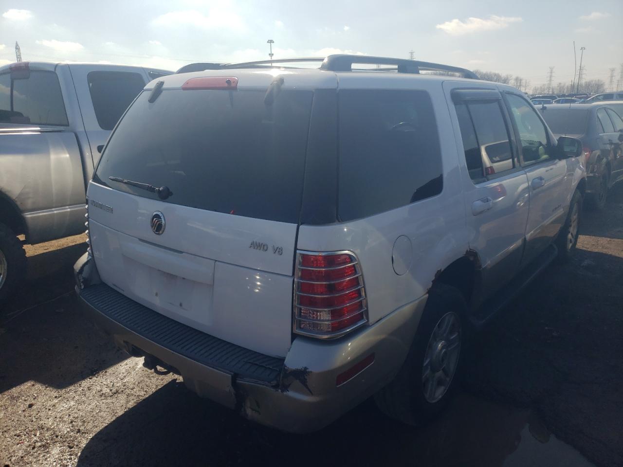 Photo 4 from auction – 2002 MERCURY MOUNTAINEE with VIN 4M2ZU86W52ZJ43685