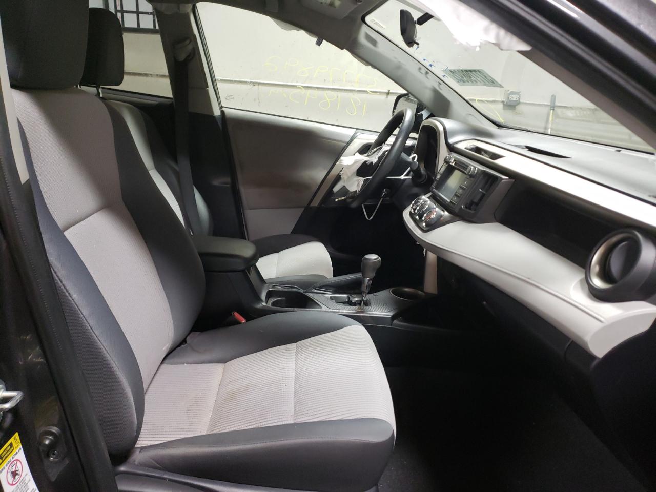 Photo 5 from auction – 2013 TOYOTA RAV4 LE with VIN 2T3BFREV6DW061242