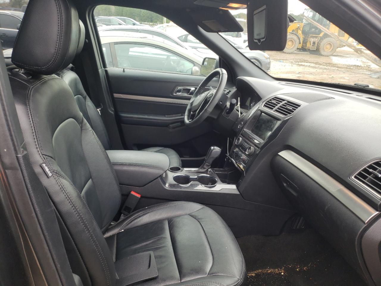 Photo 5 from auction – 2018 FORD EXPLORER X with VIN 1FM5K7D81JGB74625