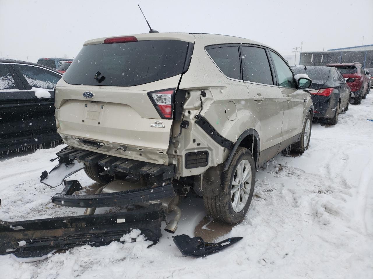Photo 4 from auction – 2017 FORD ESCAPE SE with VIN 1FMCU0GD5HUD38455