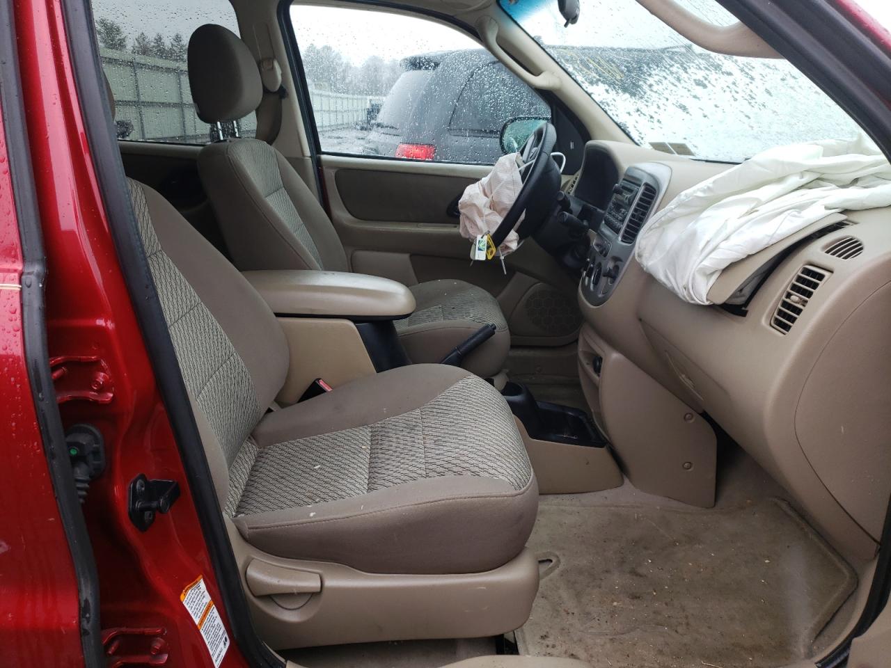 Photo 5 from auction – 2004 FORD ESCAPE XLT with VIN 1FMCU93124DA12493