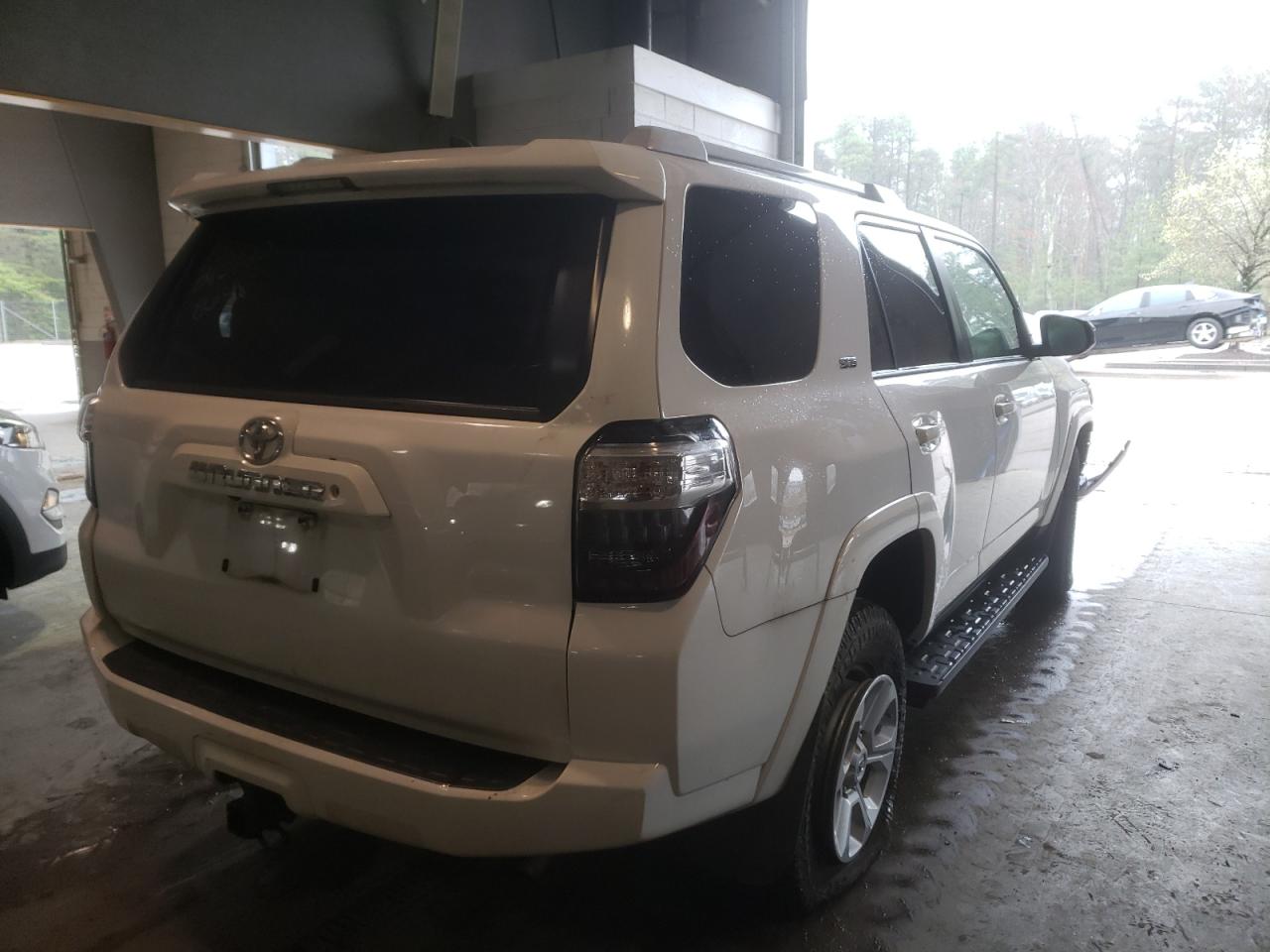 Photo 4 from auction – 2017 TOYOTA 4RUNNER SR with VIN JTEBU5JR0H5420195