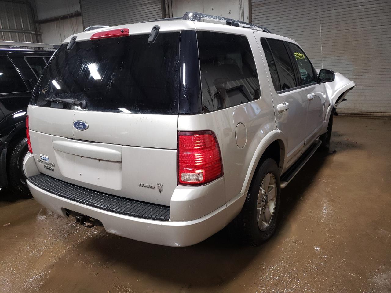 Photo 4 from auction – 2004 FORD EXPLORER L with VIN 1FMZU85W44UA16333