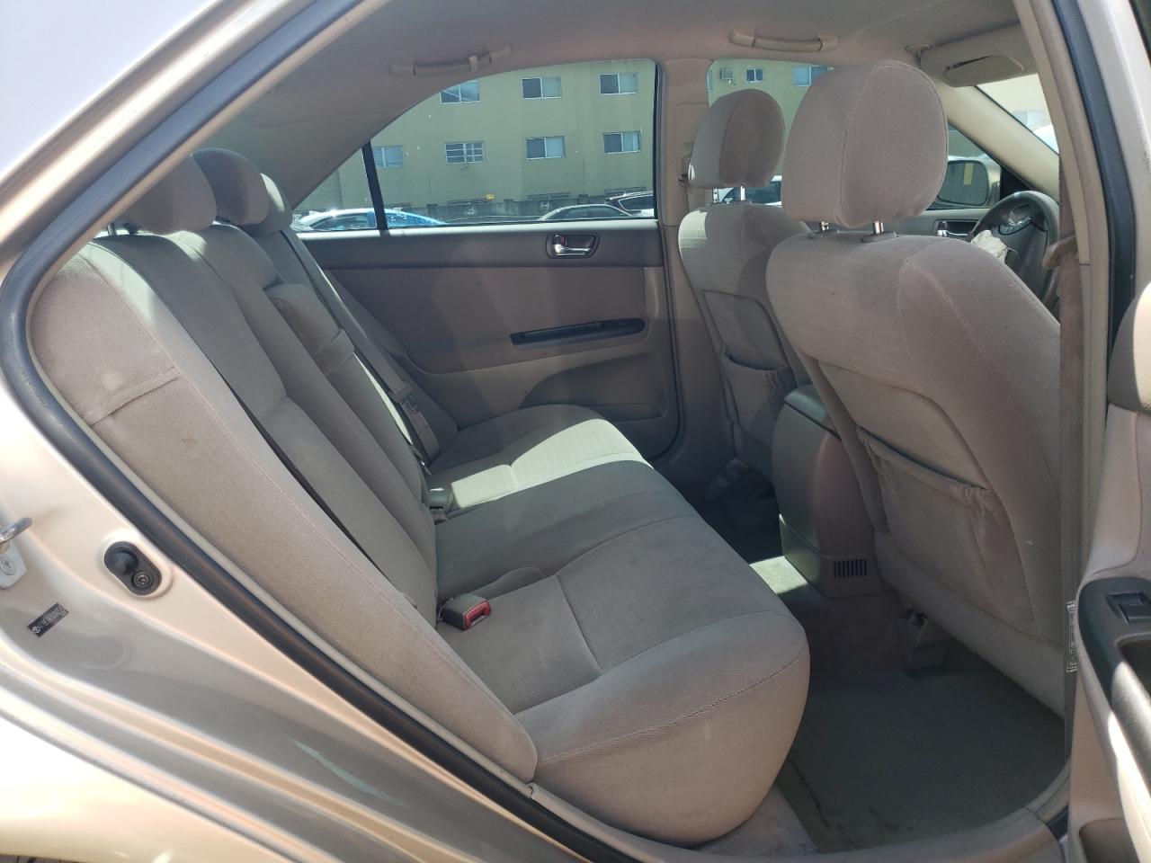 Photo 6 from auction – 2005 TOYOTA CAMRY LE with VIN 4T1BE32K55U042525