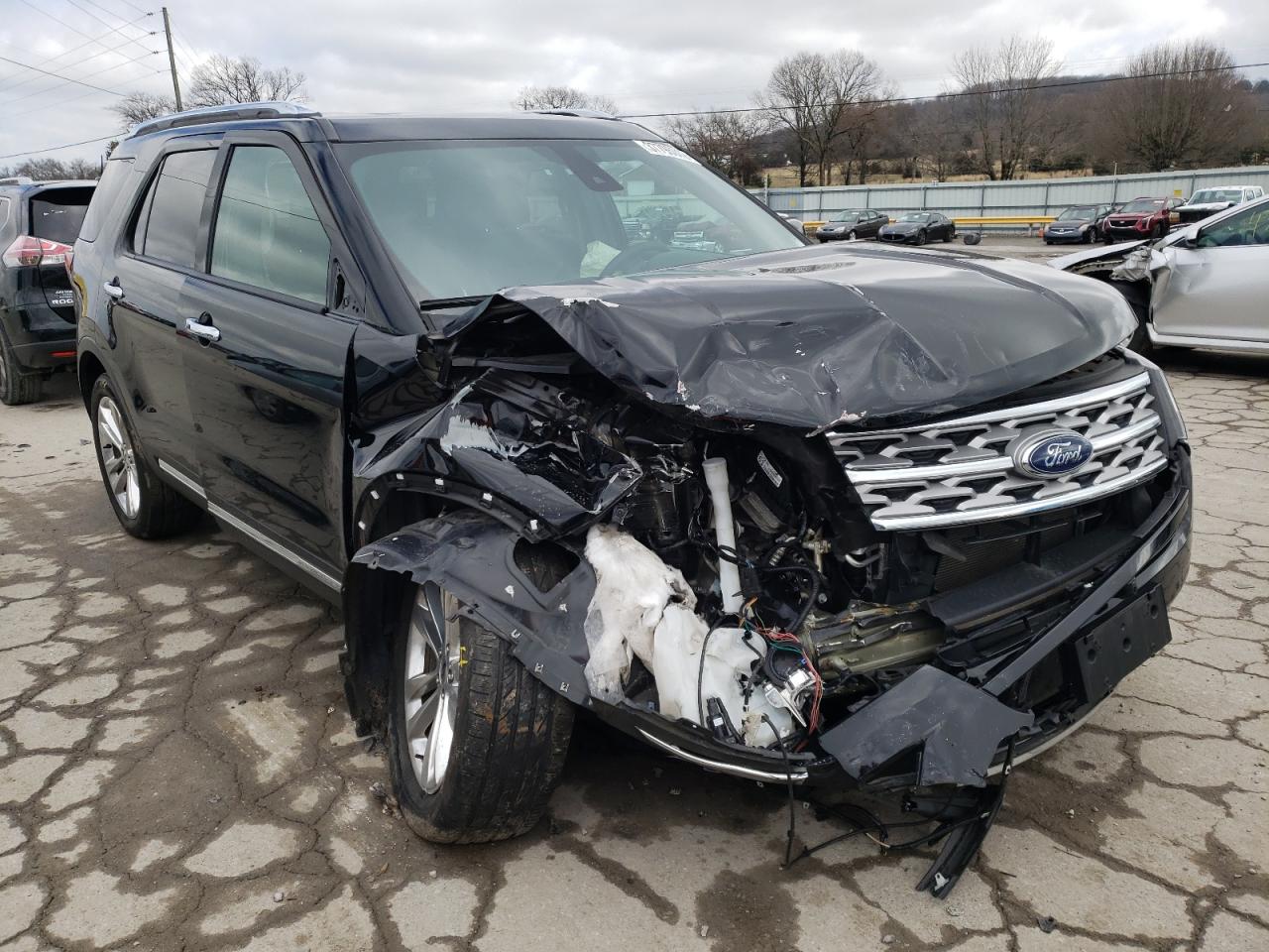 FORD EXPLORER L 2018 مع رقم تعريف المركبة 1FM5K8F89JGC47341 - صورة من المزاد