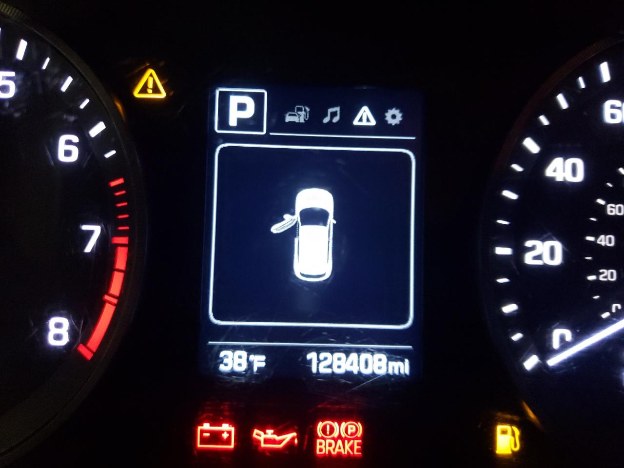 Photo 8 from auction – 2016 HYUNDAI TUCSON LIM with VIN KM8J33A43GU028517