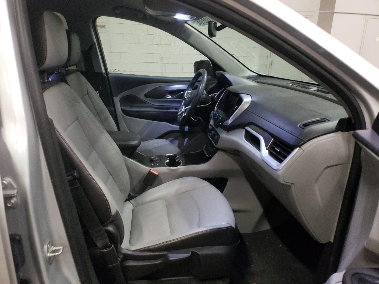 Photo 5 from auction – 2019 GMC TERRAIN SL with VIN 3GKALVEX2KL284093