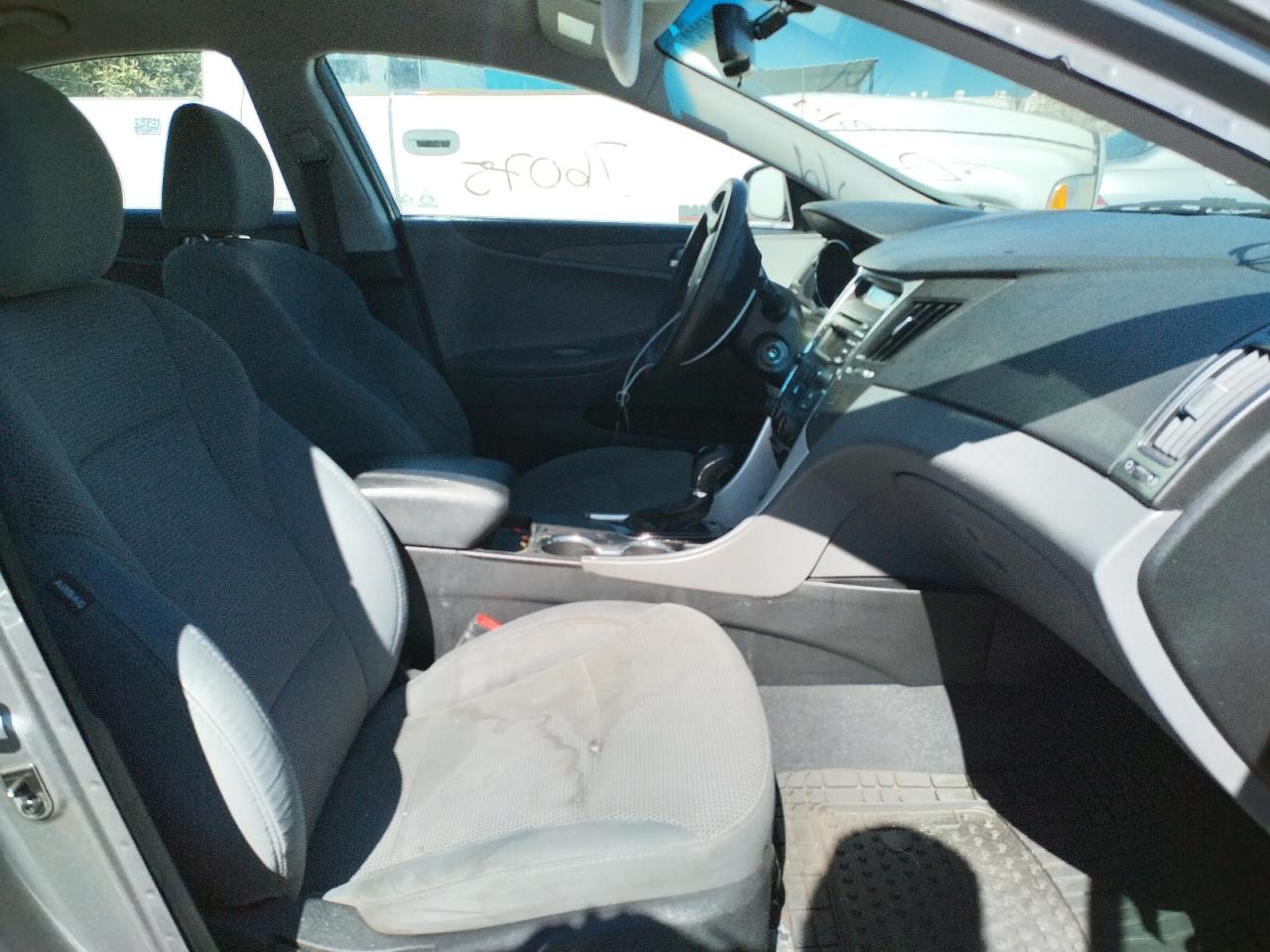 Photo 5 from auction – 2014 HYUNDAI SONATA GLS with VIN 5NPEB4AC6EH876212