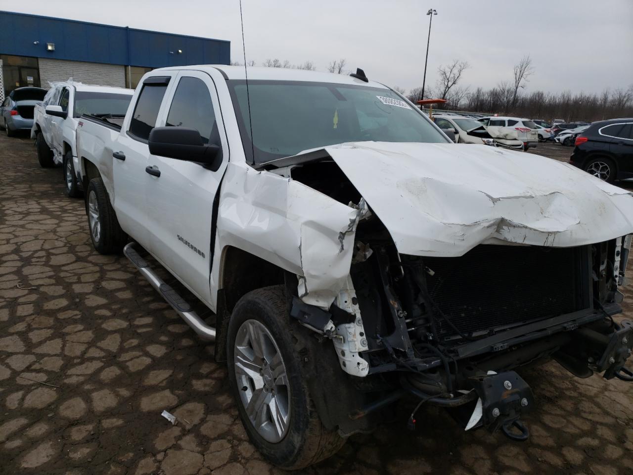 CHEVROLET SILVERADO 2019 with VIN 2GCVKMEC9K1157155 - Photo from auction