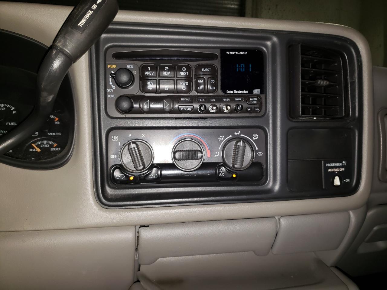 Photo 9 from auction – 2000 CHEVROLET SILVERADO with VIN 2GCEC19T2Y1246029