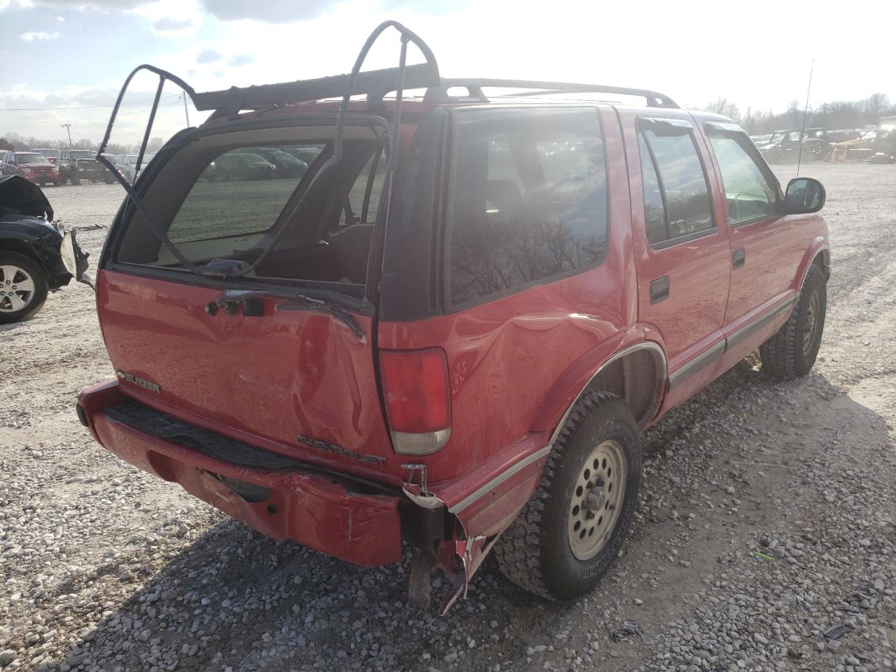 Photo 4 from auction – 1997 CHEVROLET BLAZER with VIN 1GNDT13W2V2239387