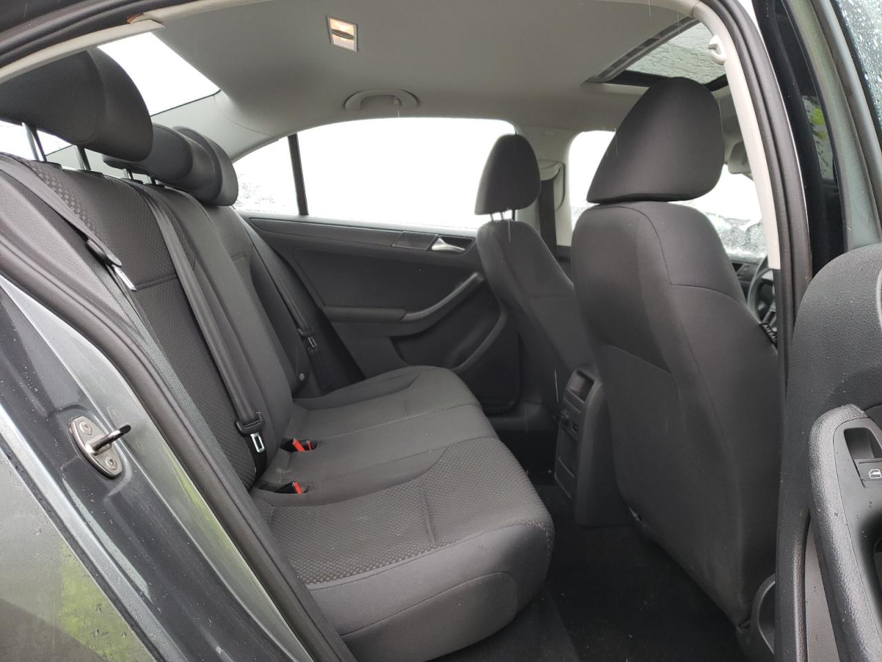 Photo 6 from auction – 2012 VOLKSWAGEN JETTA BASE with VIN 3VW2K7AJ3CM057603