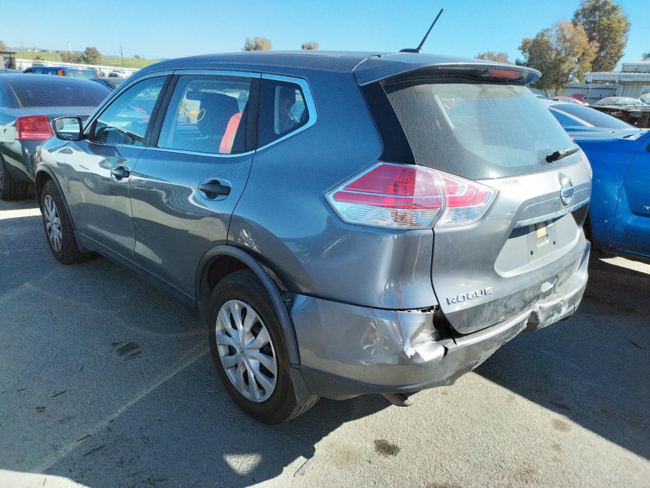 Photo 3 from auction – 2016 NISSAN ROGUE S with VIN JN8AT2MT4GW002714