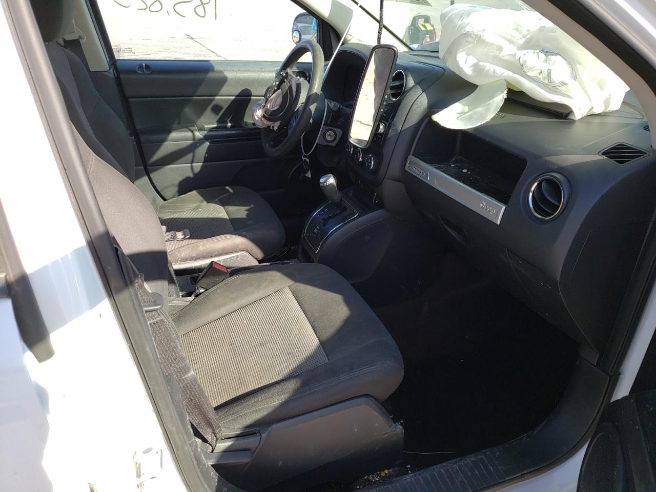 Photo 5 from auction – 2015 JEEP COMPASS SP with VIN 1C4NJCBB3FD361307