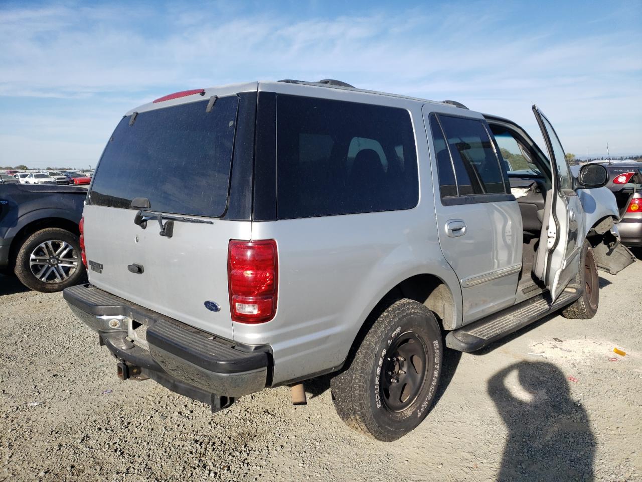 Photo 4 from auction – 2000 FORD EXPEDITION with VIN 1FMPU16L4YLA02141