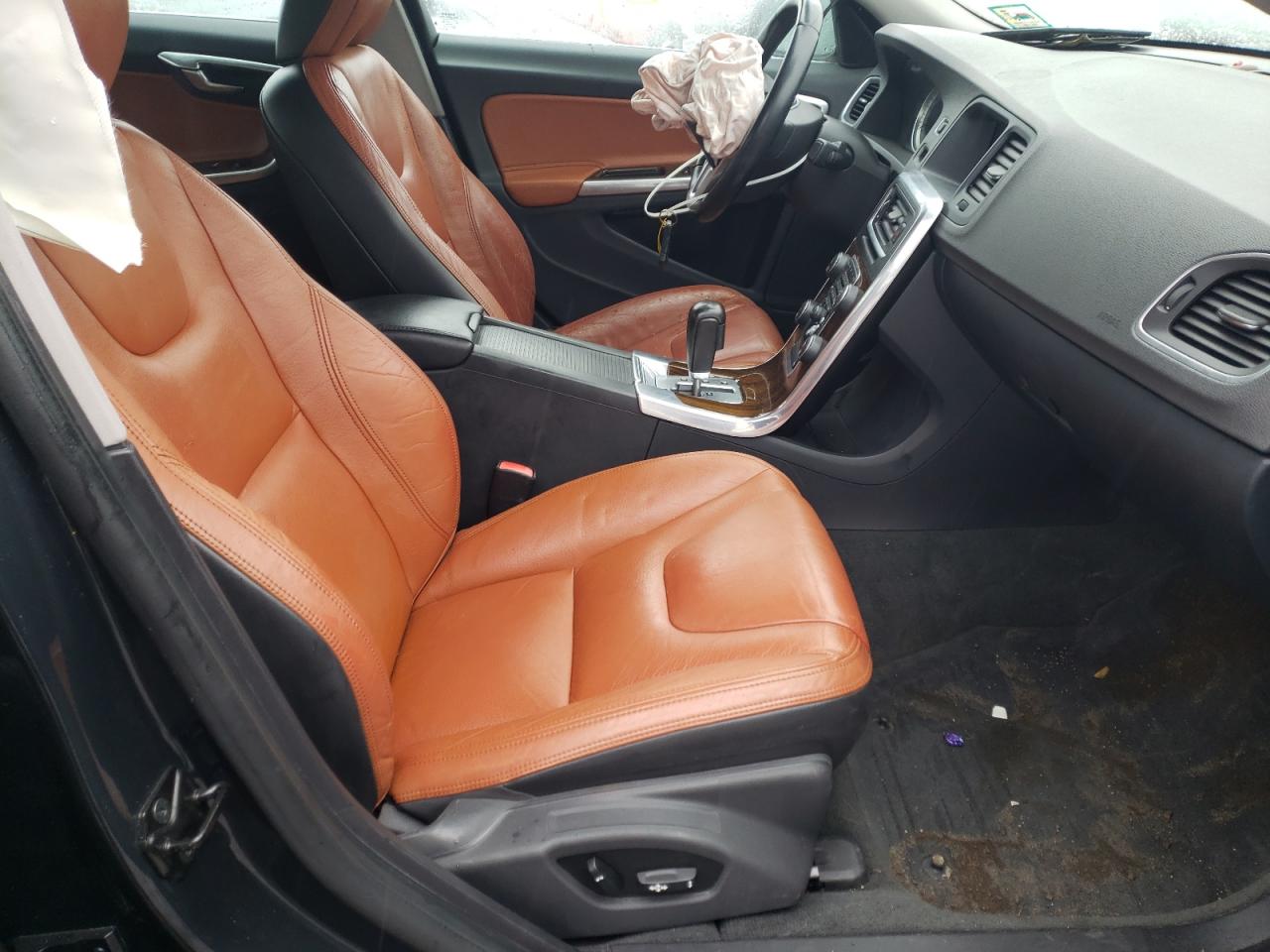 Photo 5 from auction – 2012 VOLVO S60 T6 with VIN YV1902FH1C2052417