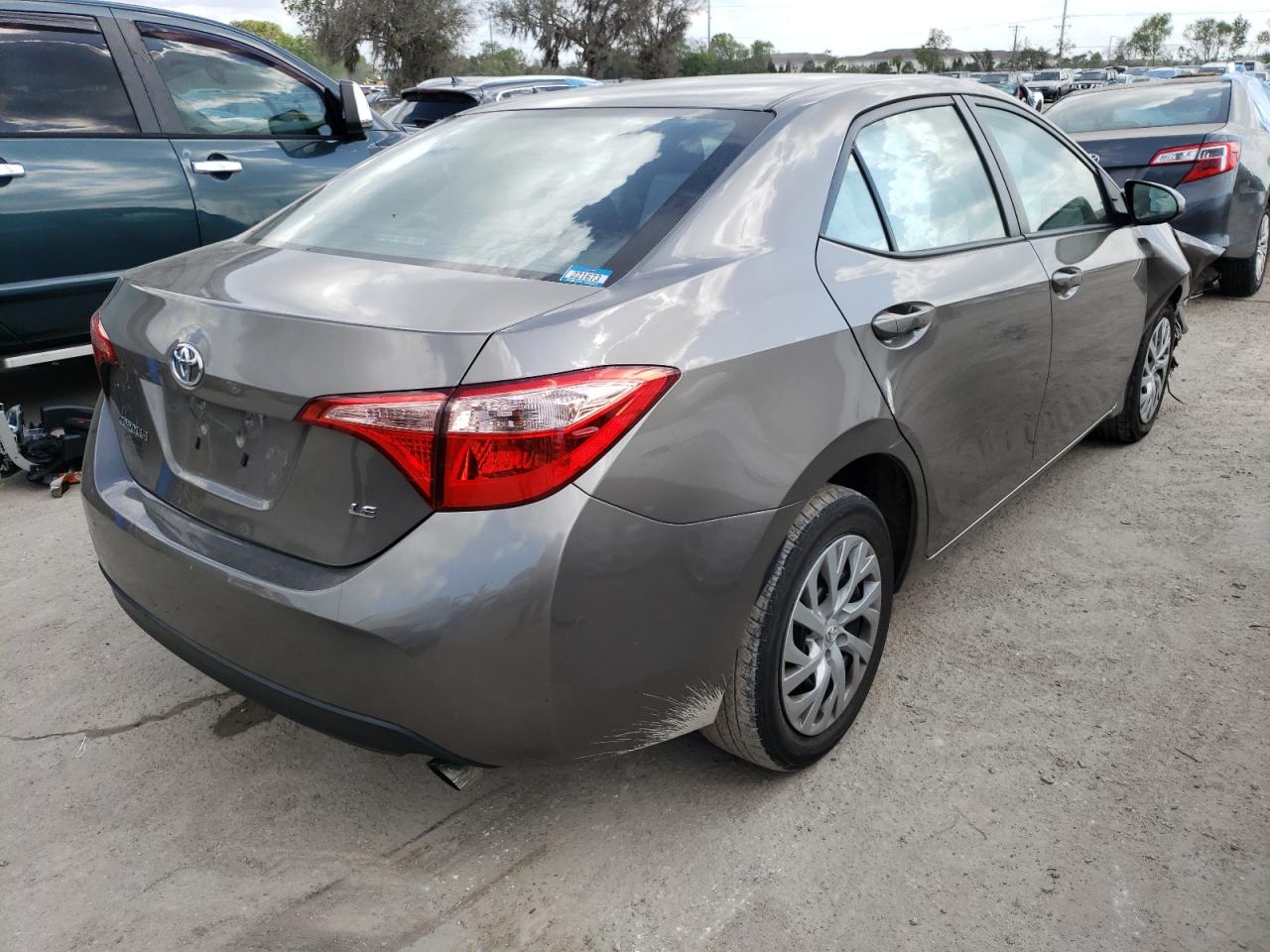 Photo 4 from auction – 2018 TOYOTA COROLLA L with VIN 2T1BURHE0JC097144